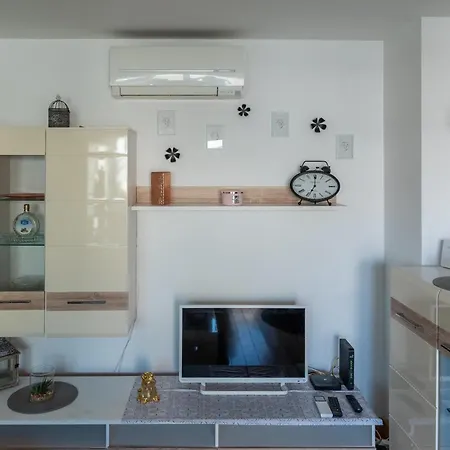 Anamary Apartment *